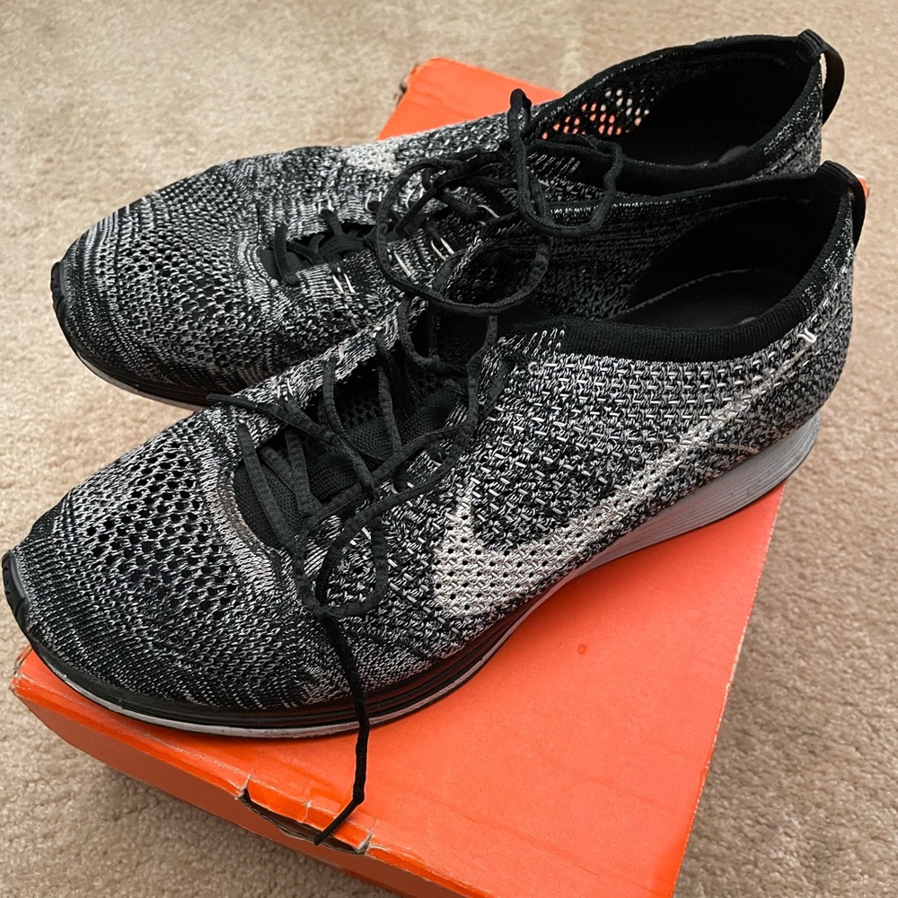 Nike Flyknit Racer 9.5 men’s